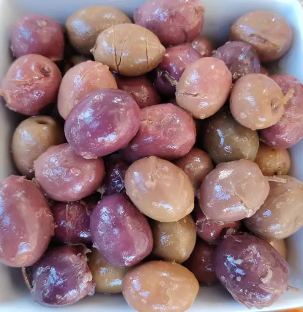 Aceituna Negra Rajada